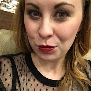 Meet your Posher, Abbey